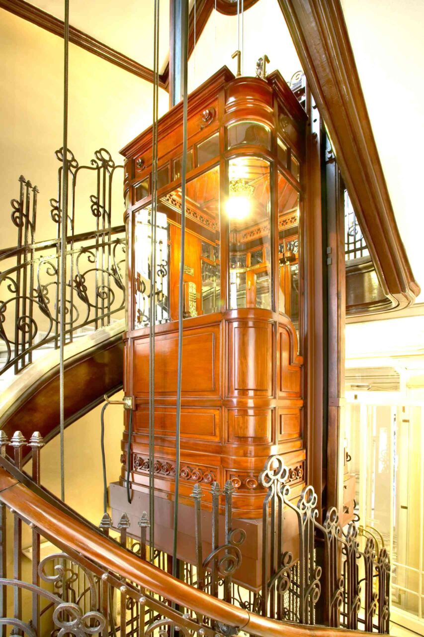 Ascensor-Antiguo-3-scaled-e1634212437260