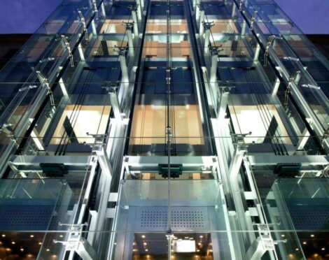 Museo-Reina-Sofia-Ascensor-exterior-noche-1-scaled-e1634631710862