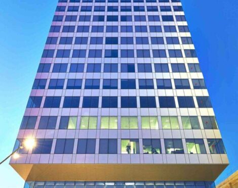 0839-UM-221-e1634643641323