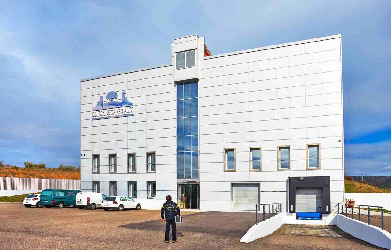 0917-UM-22E-1-e1635935232416