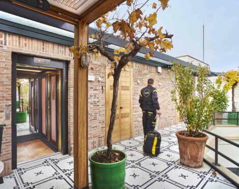 1382-velizquez-62-madrid-1-scaled