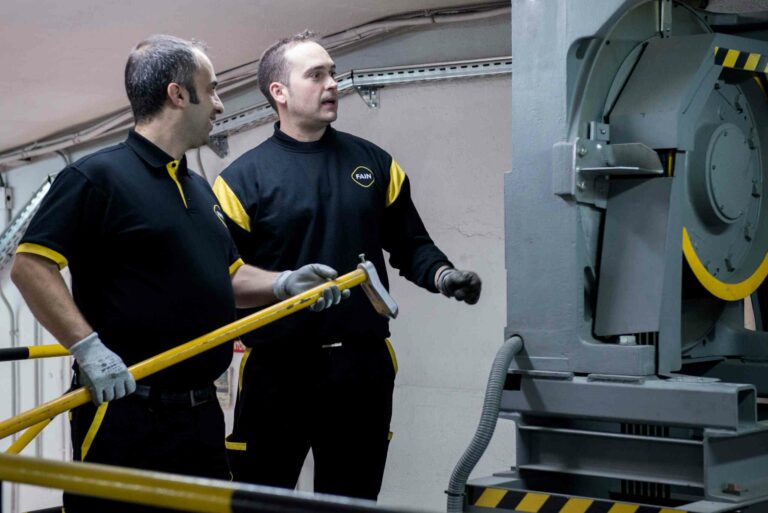 Ascensores-contra-incendios-todo-lo-que-debes-saber-2-e1654009618611