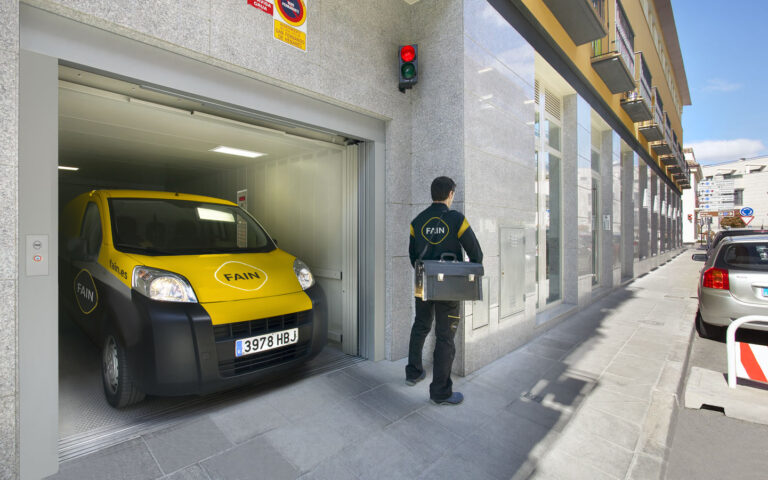 Monte-voitures : Une solution pratique pour optimiser l’espace avec FAIN